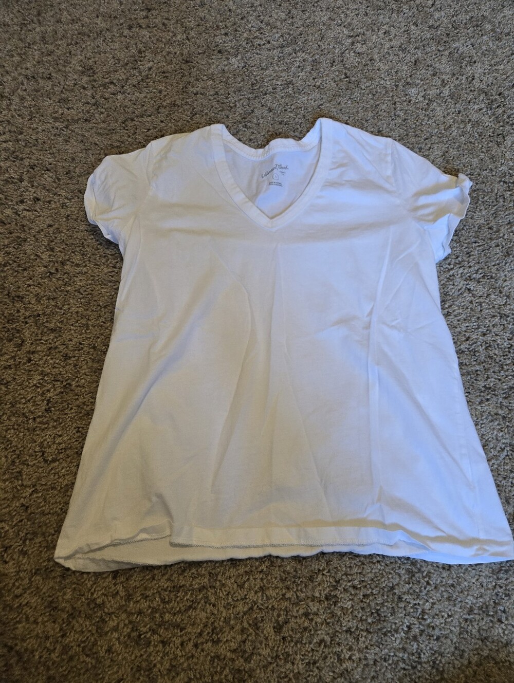 Universal Thread White V-Neck Tee